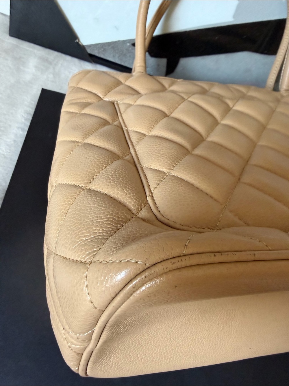 CHANEL Medallion Caviar Leather Tote Bag Large CC Logo - Picture 11 of 16